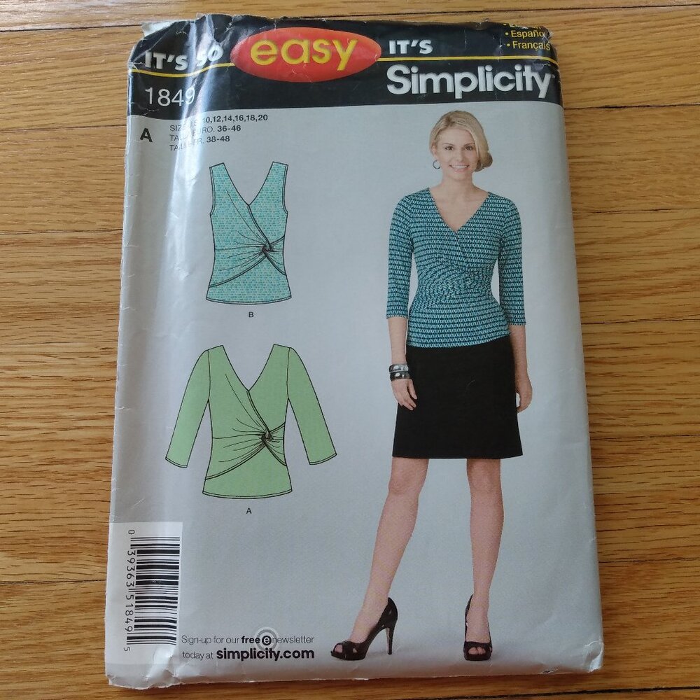 Shirt with Twist Waist Sewing Pattern Plus Size 10-20 UNCUT Simplicity 1849